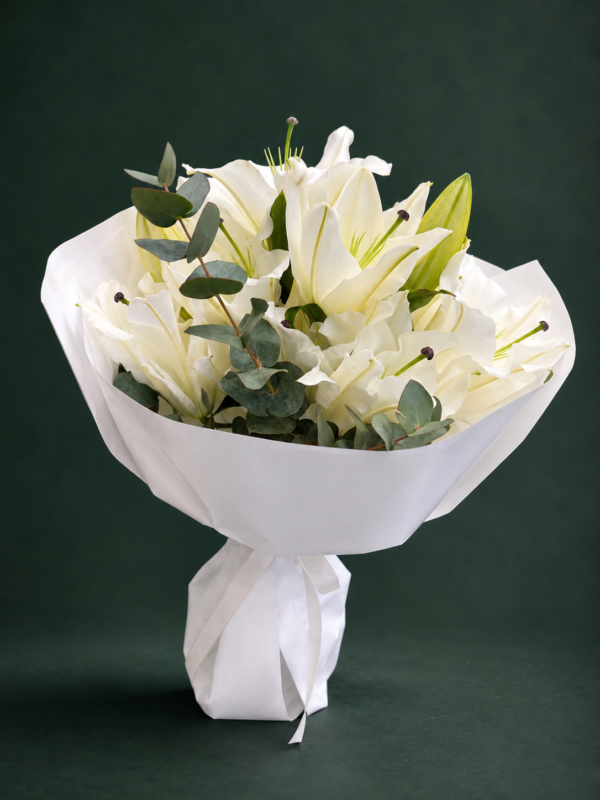 Lilien und Evkalipt weiss